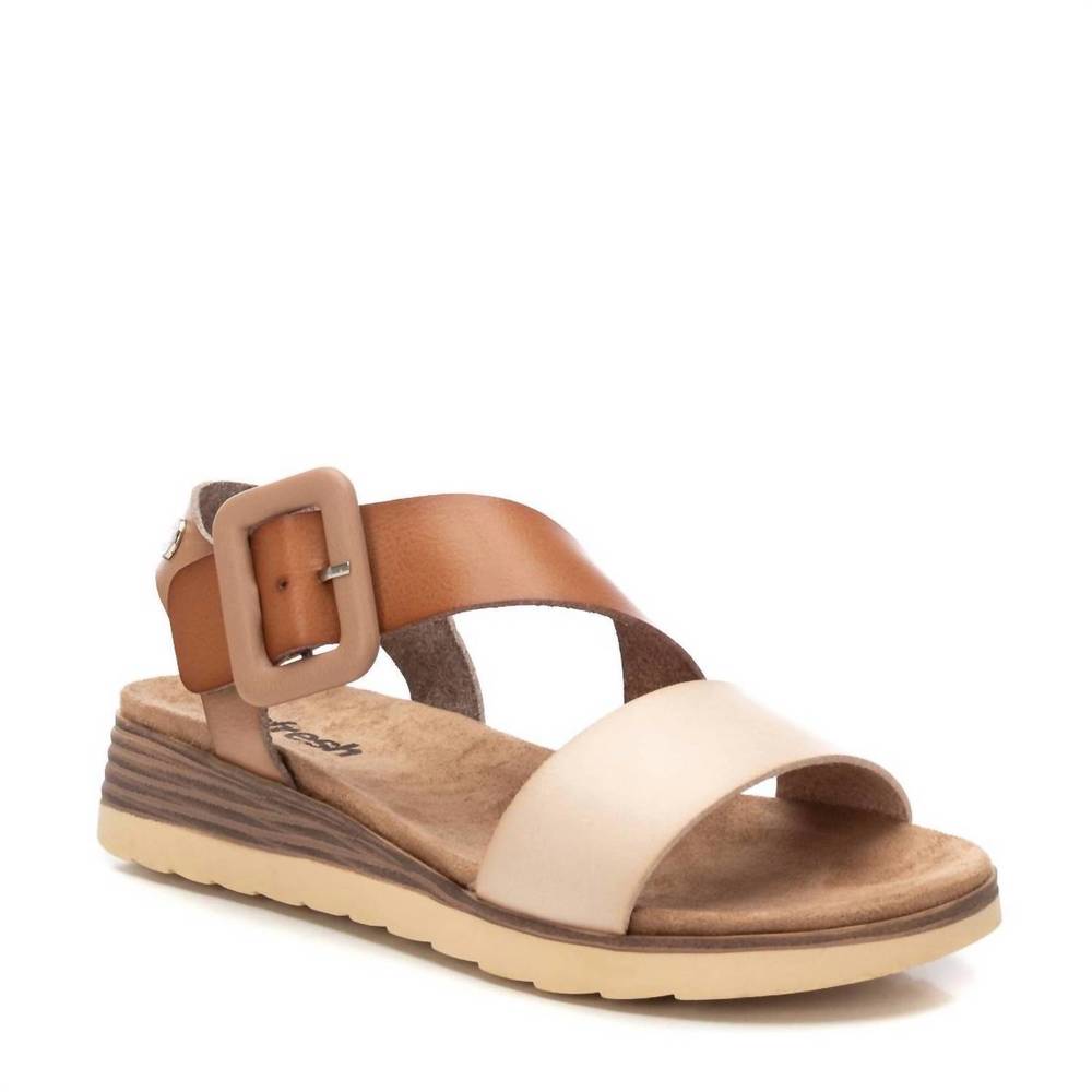 NEW XTI women's refresh buckle sandals in taupe